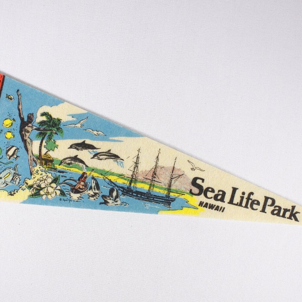 Vintage small 14" Sea Life Park Hawaii pennant, small tourist souvenir neon
